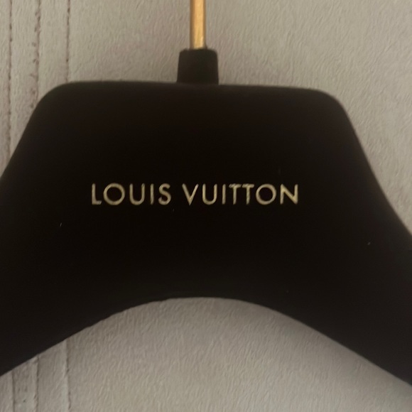 Louis Vuitton Hanger - Picture 2 of 7